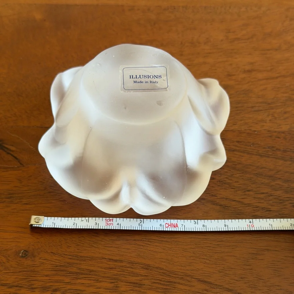 Illusions Frosted Glass Flower Candle Holder – Made in Italy 🇮🇹